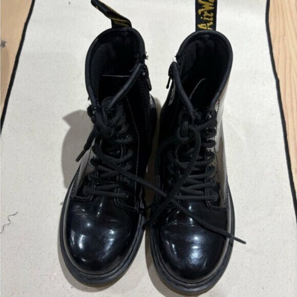 EUC-Junior 1460 Patent Leather Lace UpBoots in Black | Dr. Martens - Picture 6 of 12